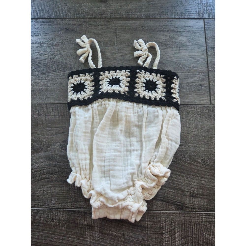 Old navy baby girl romper 0-3 mos